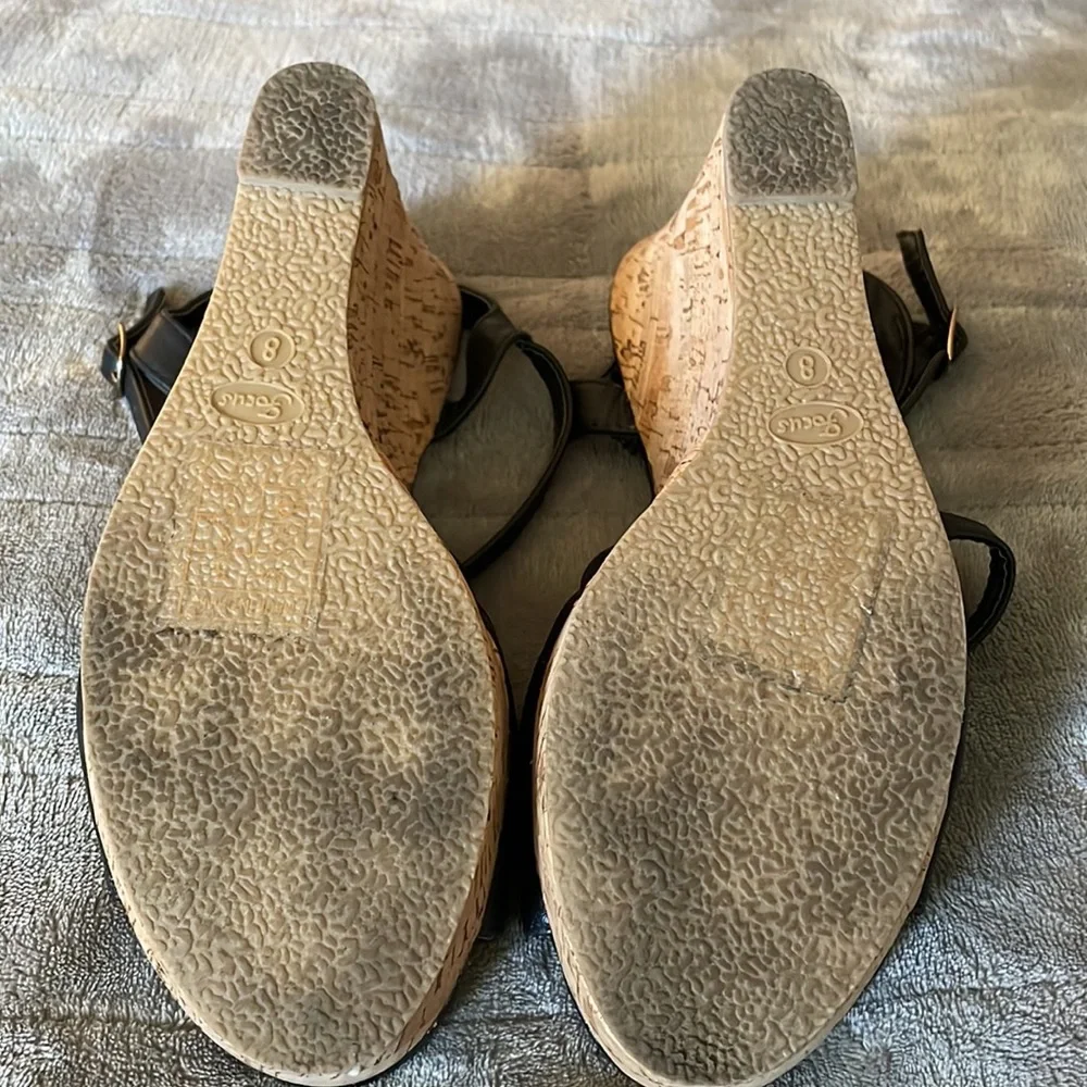 Beston black and cork wedge heel with buckle closure SZ 8 - Picture 8 of 9